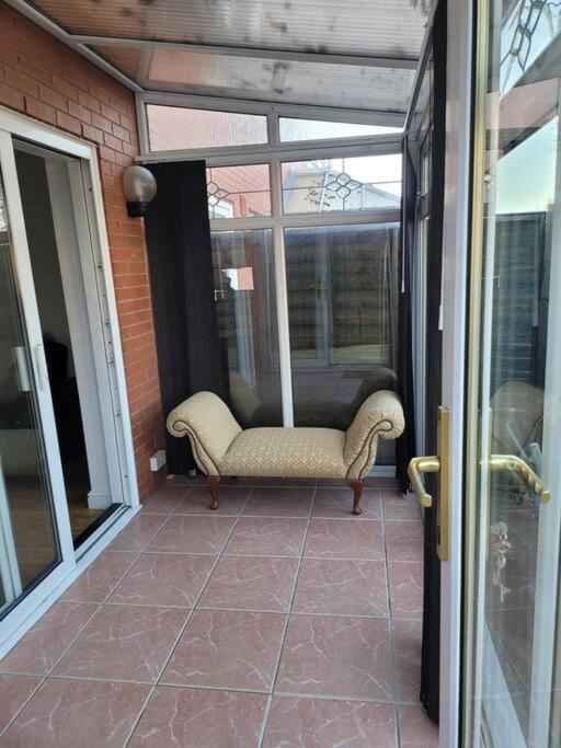 2 Bedroom End Of Terrace House Wellington  Exteriör bild